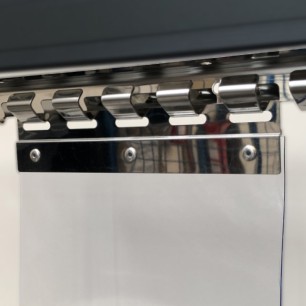 FIJACIÓN DE ACERO INOXIDABLE PARA CORTINA DE LAMAS DE PVC