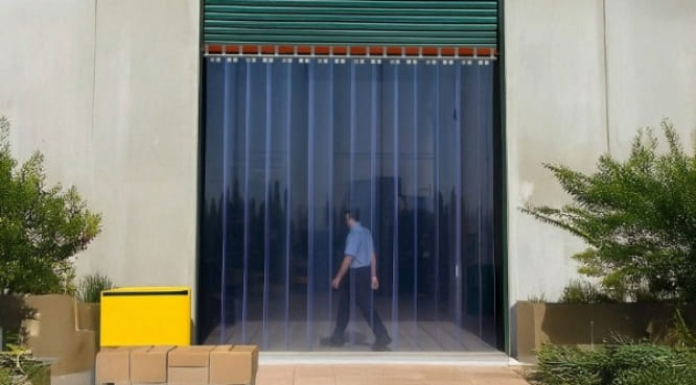 Come scegliere tende a strisce PVC su misura per uso industriale?